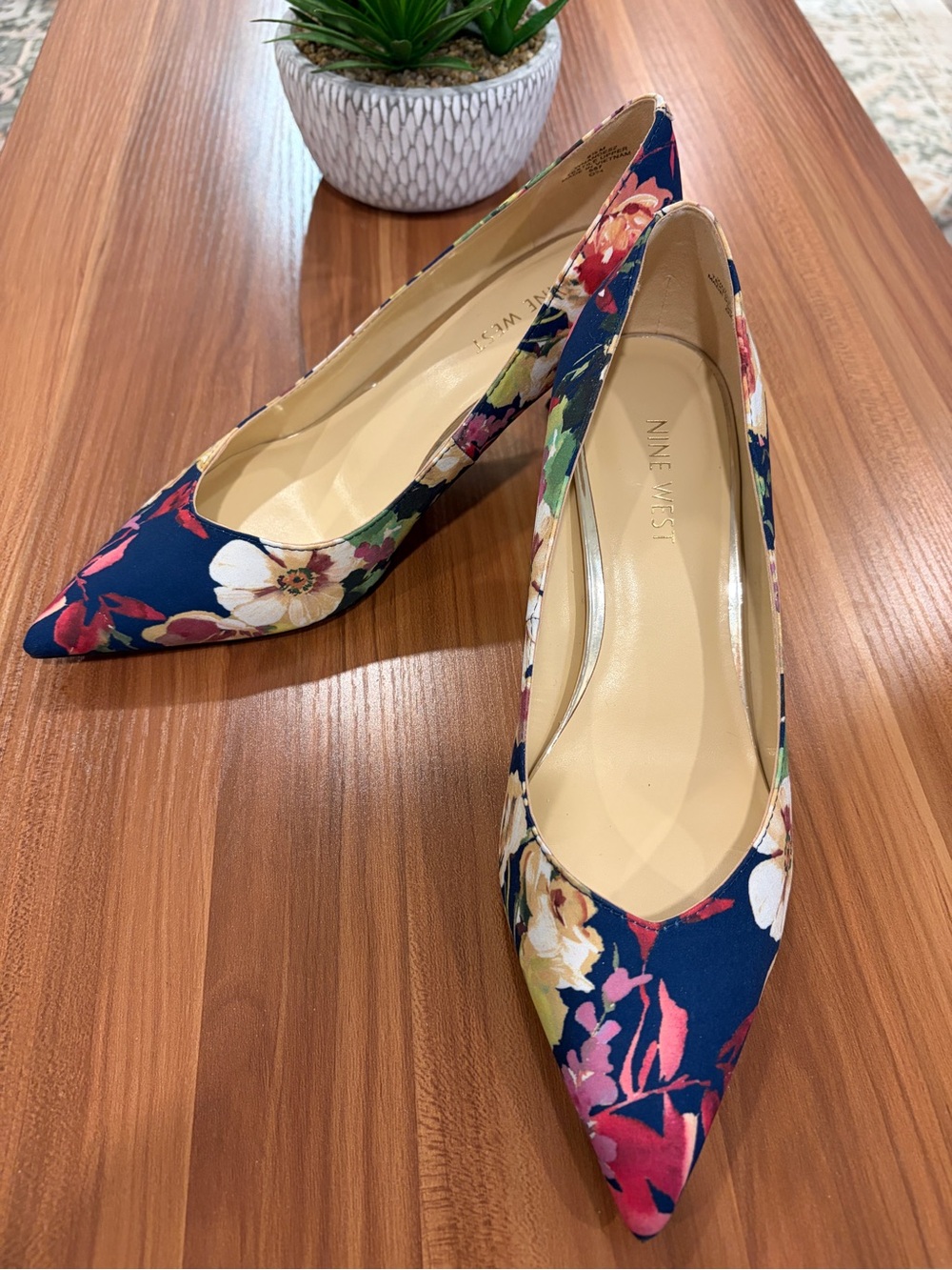 Nine West Navy Multicolor Floral Pointed Arlene Kitten Pumps